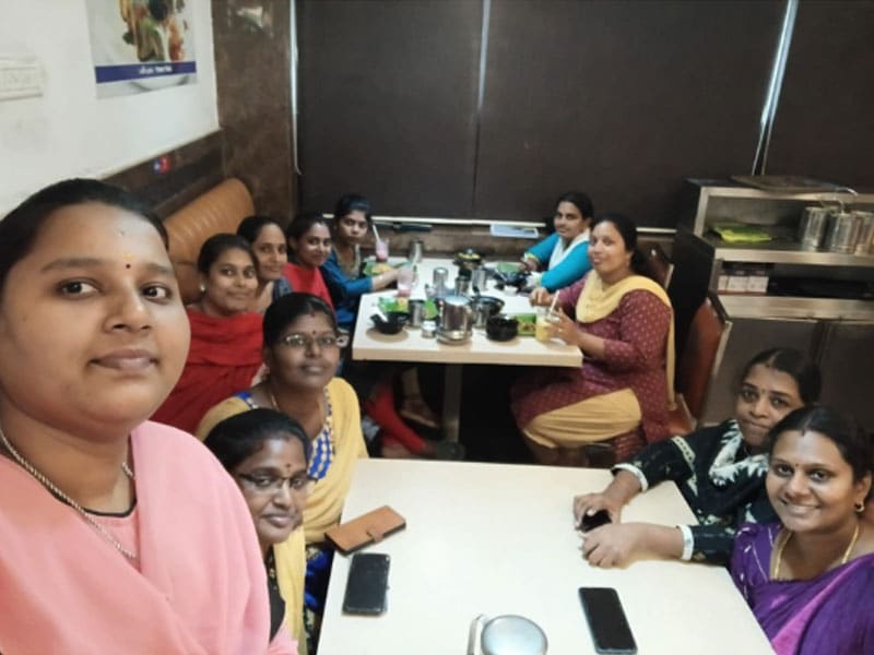 team-lunch-img-5