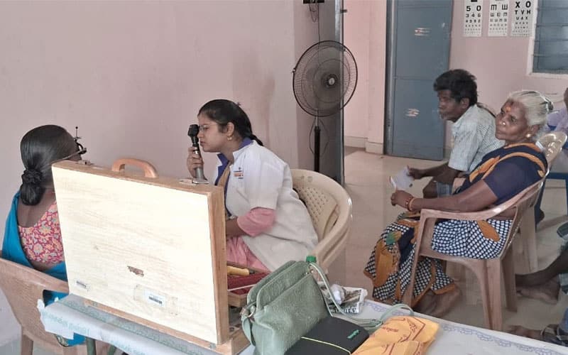 vadipatti-medical-camp-img-11